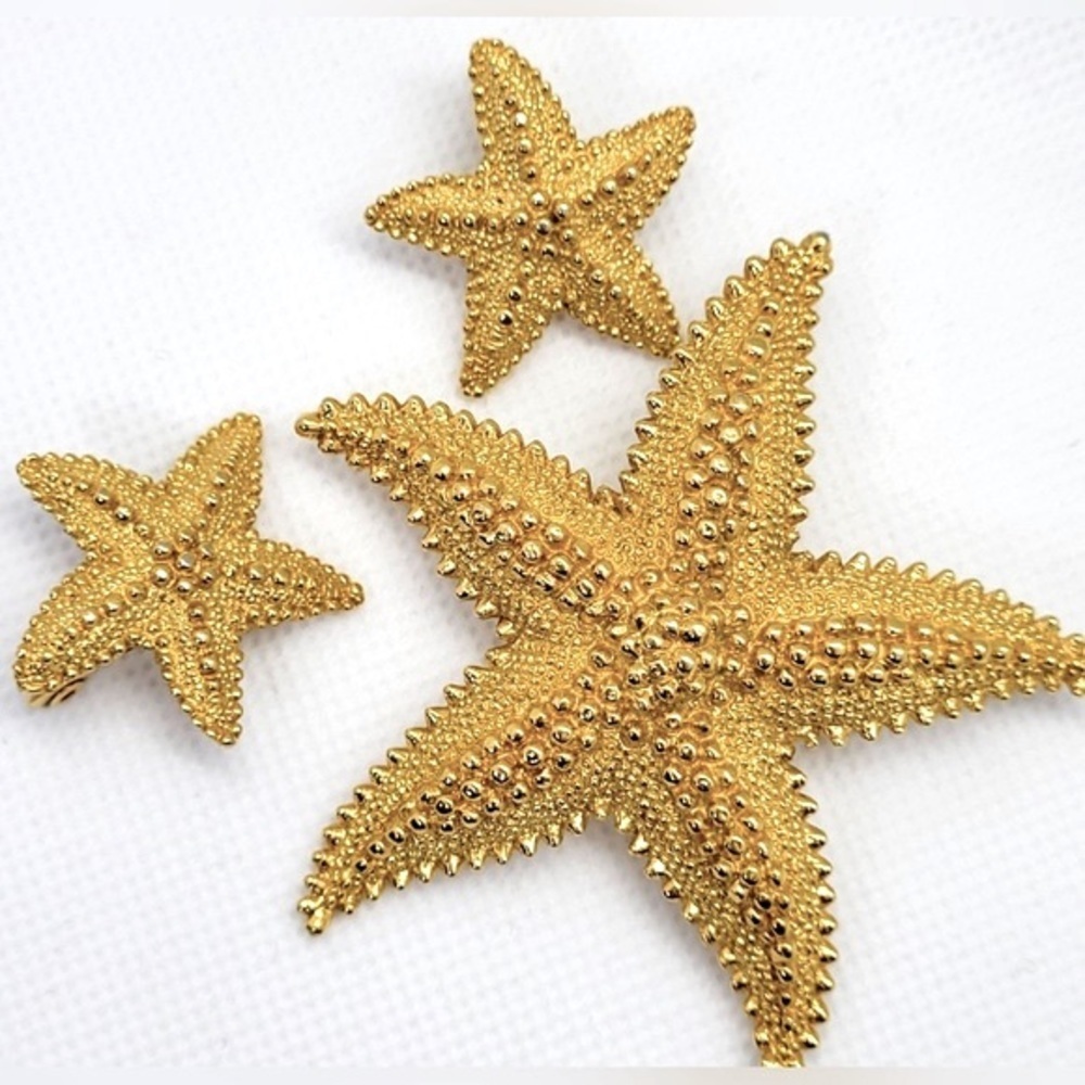 Vintage Monet Starfish Parure - Triple Gold Plated Clip-on Earrings & Brooch EUC - Picture 12 of 16